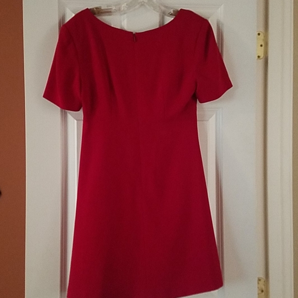 Red Preview dress - Picture 3 of 3